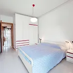 Bright Flat With Terrace ביביונה