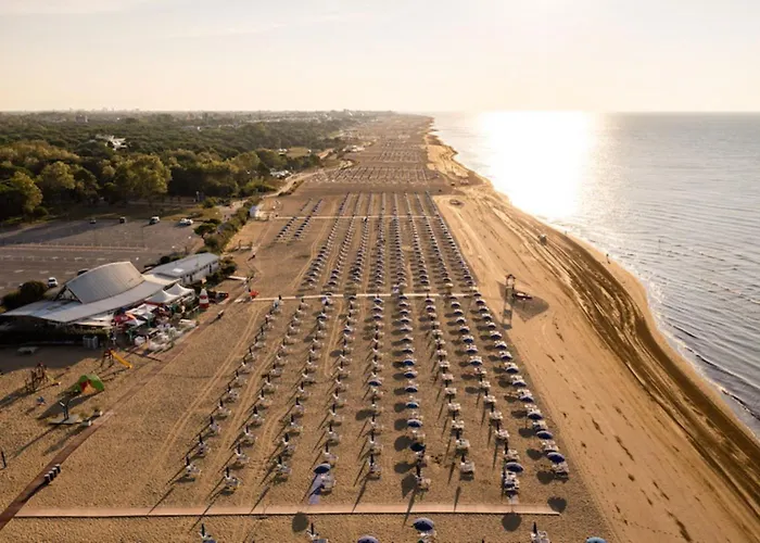 Bright Flat With Terrace Lägenhet Bibione