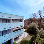 Bright Flat With Terrace *